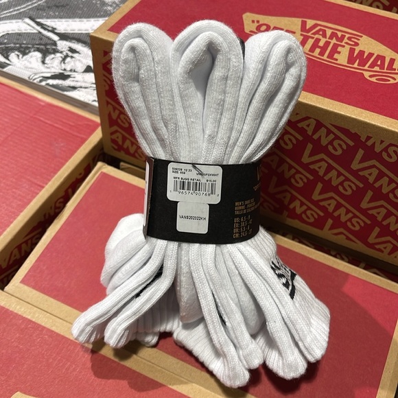 Vans Socks 3 pairs set CREW VANS.
"OFF THE WALL" White/White
NWT - Picture 8 of 16